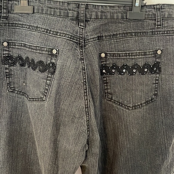 Cosmopolitan Jeans - Picture 4 of 8